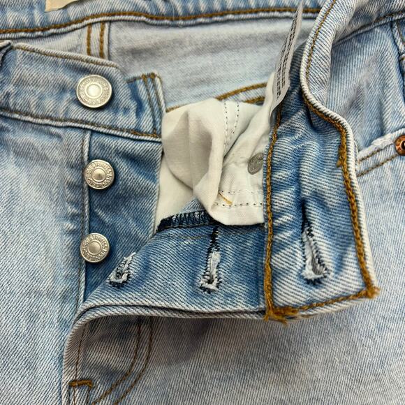 Levi's Women's Wedgie Straight Denim Jenas Size 25 Light Wash Crop Ankle - Picture 6 of 11